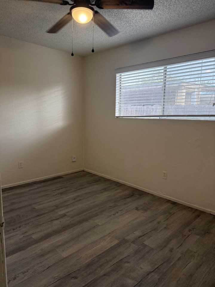 33036 Manzanita Rd - Photo 2 of 4