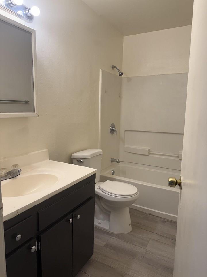 33036 Manzanita Rd - Photo 3 of 4