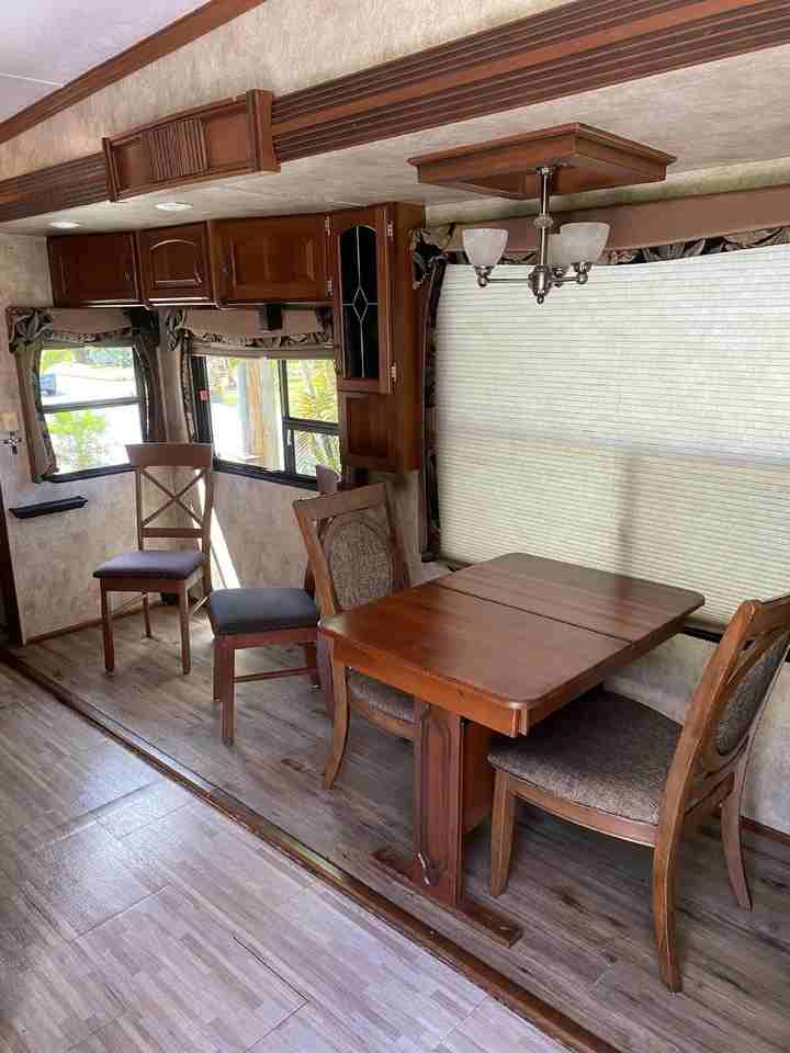 6124 Parkway E - Photo 3 of 16