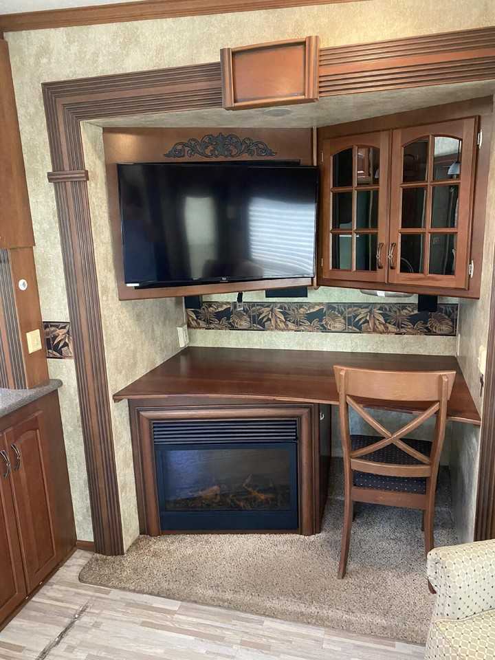 6124 Parkway E - Photo 5 of 16