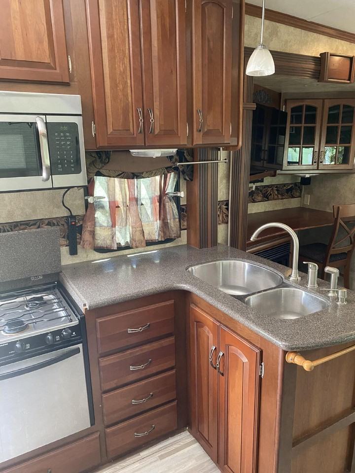 6124 Parkway E - Photo 7 of 16