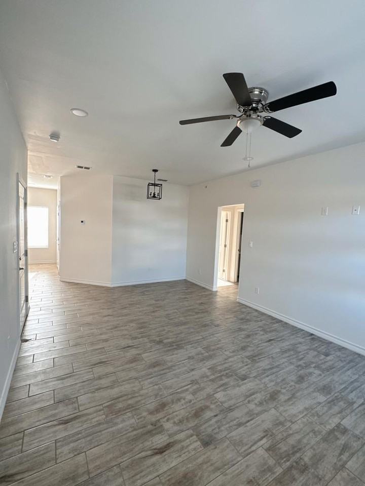 1700 New Orleans Cir #J - Photo 6 of 8