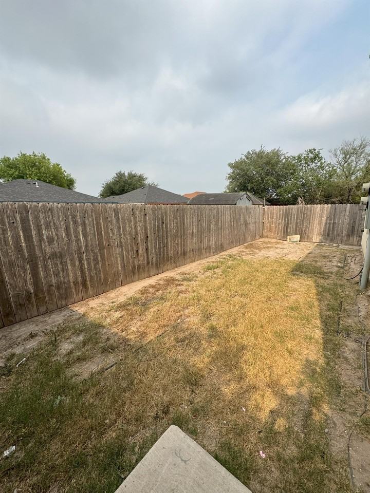 2001 Garden Ridge Dr #1 - Photo 5 of 8