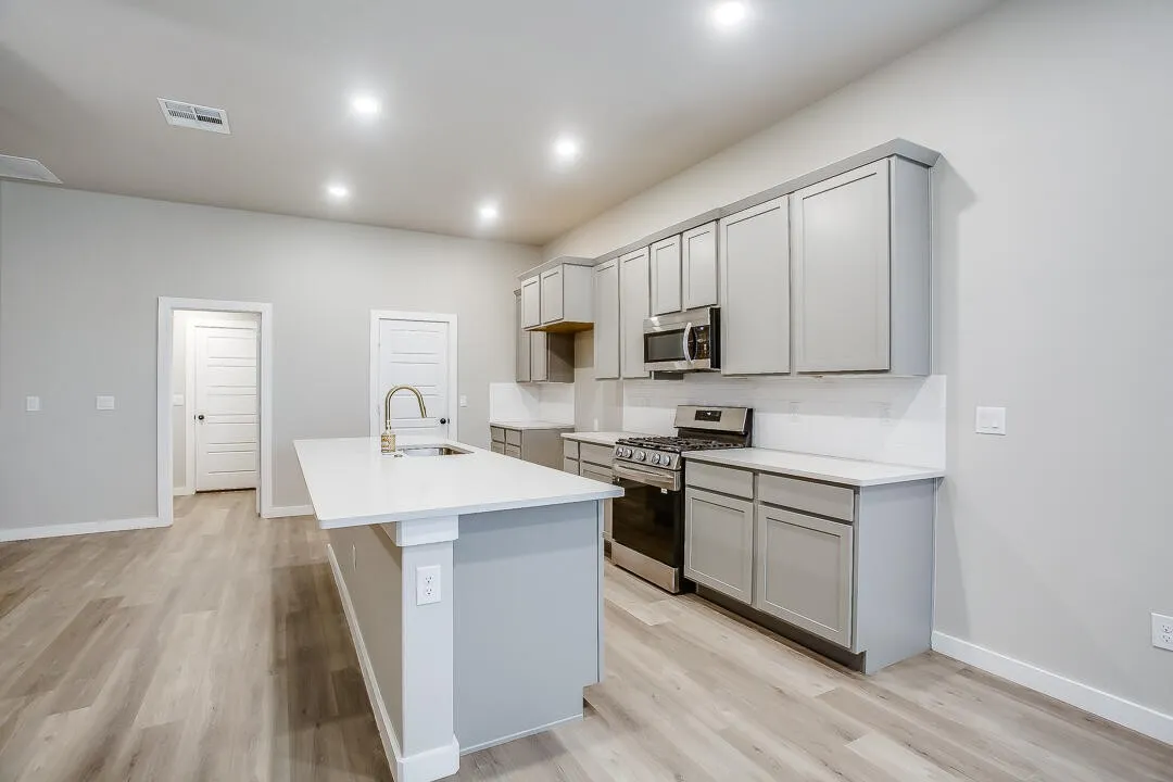 10502 Aberdeen Ave - Photo 7 of 20