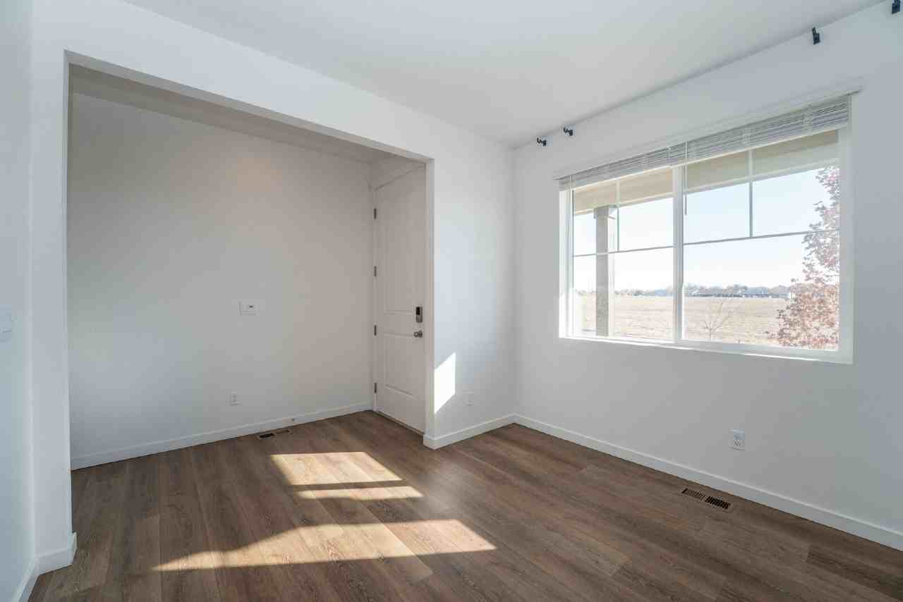 6537 14th St - Photo 4 of 23