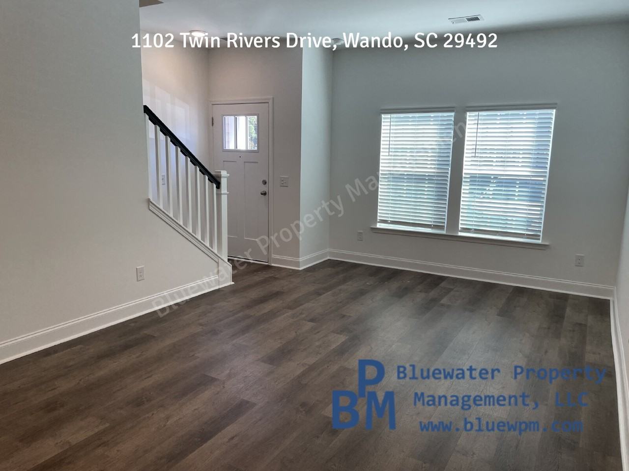 1102 Twin Rivers Dr - Photo 3 of 8