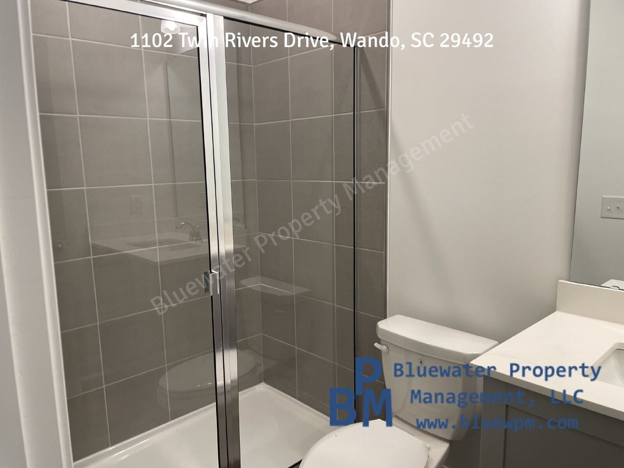 1102 Twin Rivers Dr - Photo 5 of 8