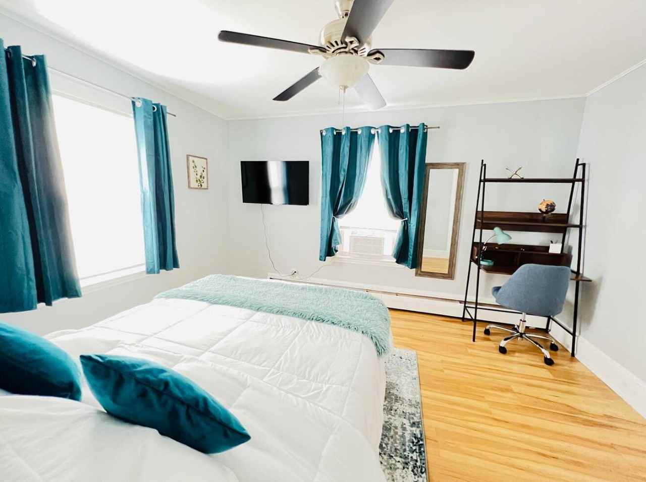 6 Sheltra Avenue - Photo 2 of 14