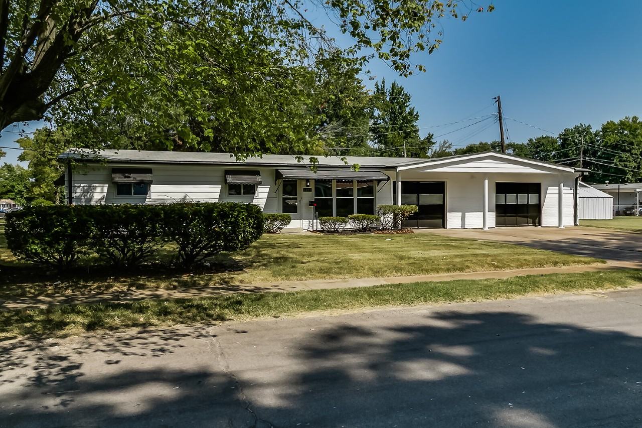 1215 Pamela Dr - Photo 2 of 20