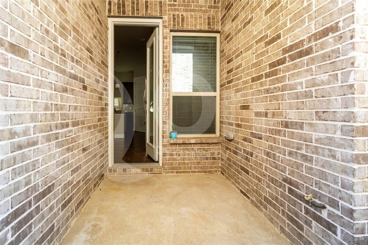 5227 Montego Bay Dr - Photo 3 of 10