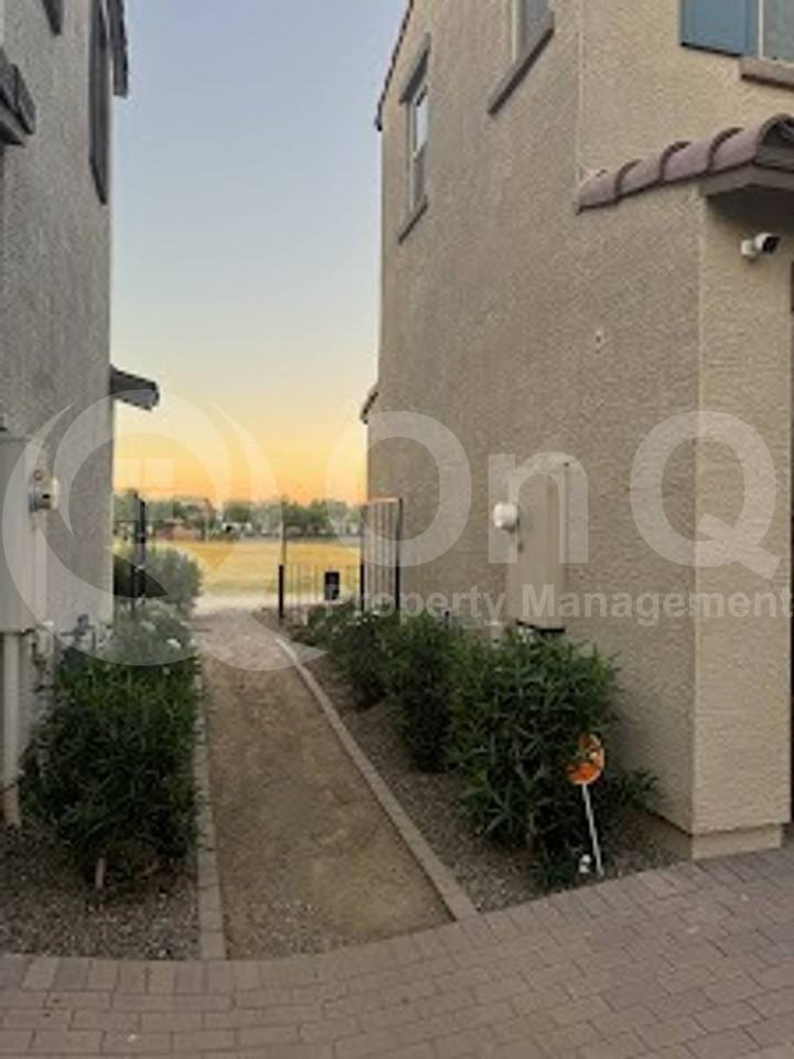 4806 S Ferric - Photo 6 of 9