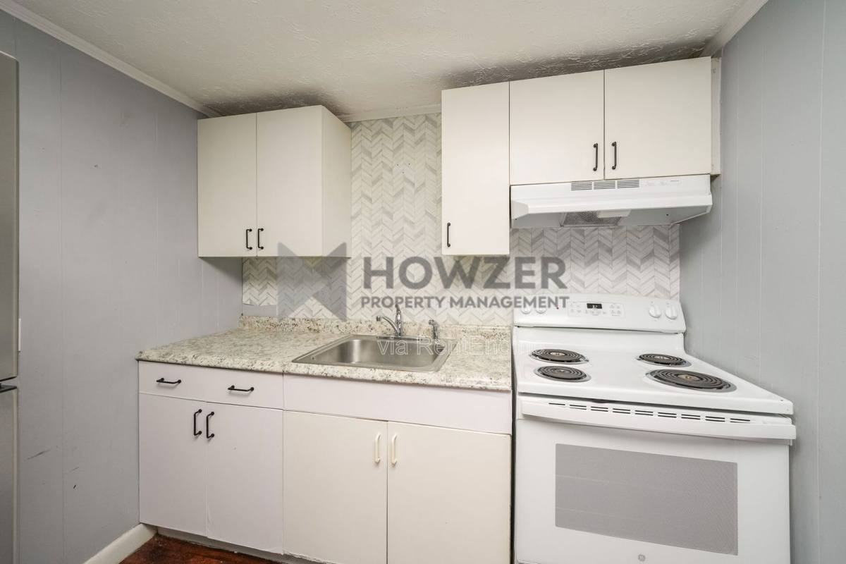 718 Main St #28 - Photo 3 of 10