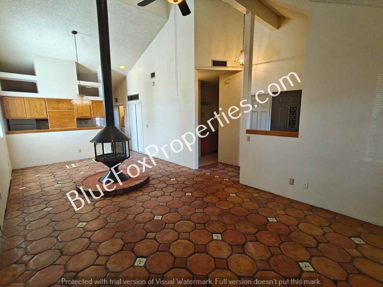 2740 N Malibu Dr - Photo 3 of 16