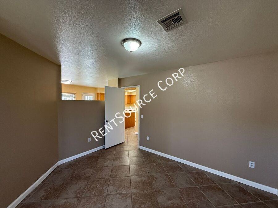 1602 W Avenue H4 - Photo 7 of 35