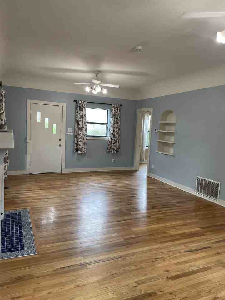 437 Maple St Ne - Photo 2 of 22