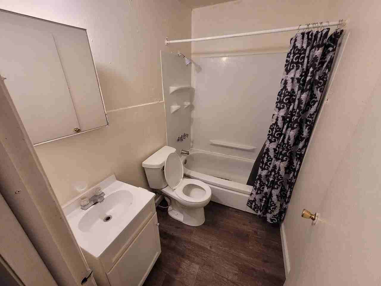 8023 W Thurston Ave #1 - Photo 3 of 5