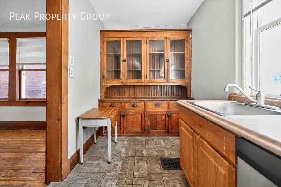 225 Atkinson St - Photo 2 of 15