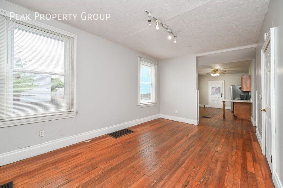 2125 W Clifton Ave #A - Photo 5 of 15