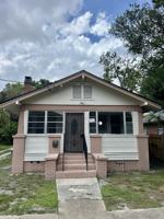 featured image of 343 W 40th St