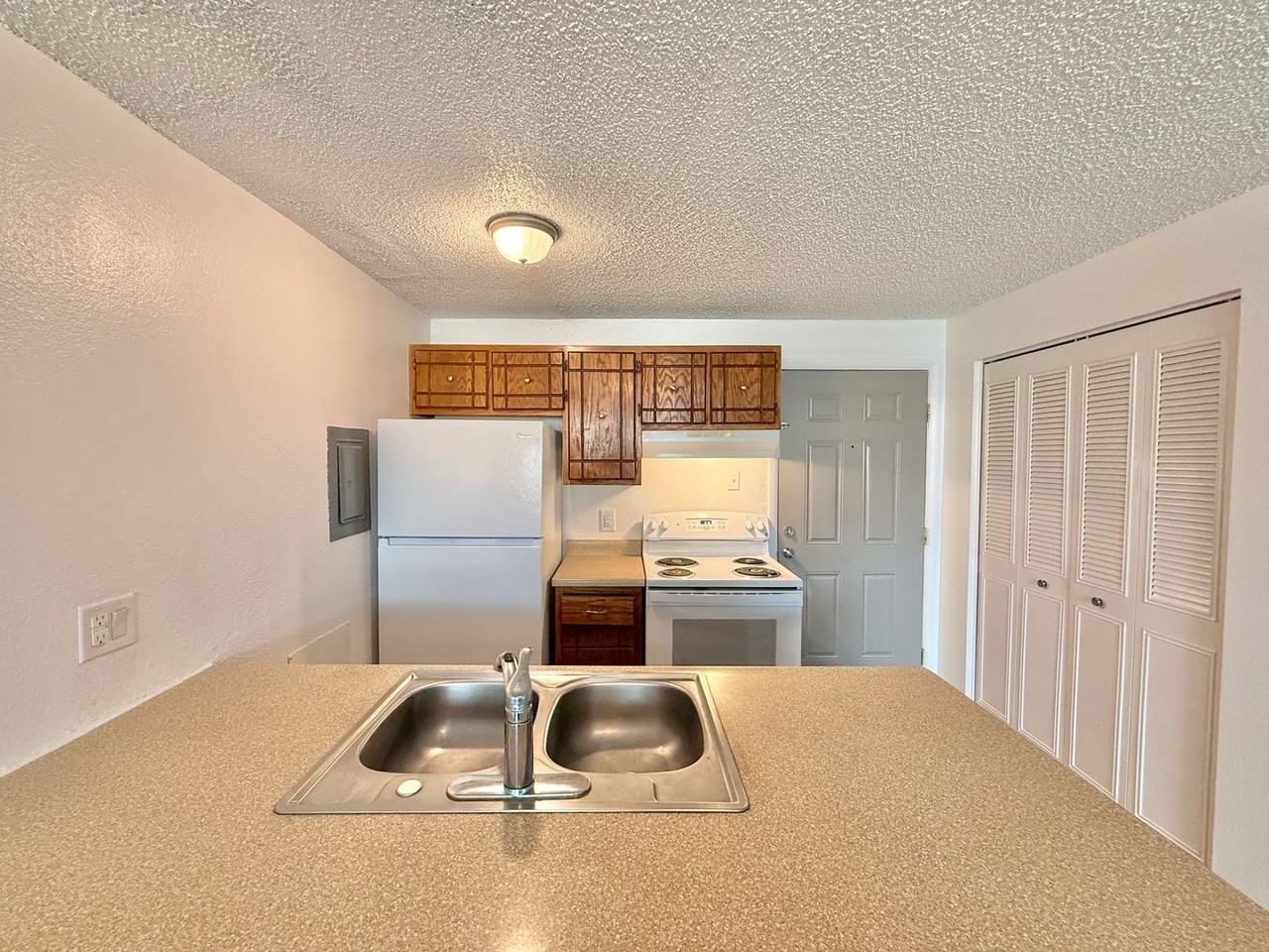 1691 Moore Ave #11 - Photo 5 of 16