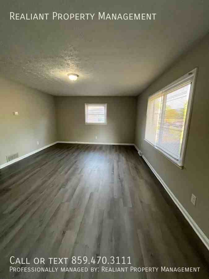 1686 Hill View Pl - Photo 2 of 16