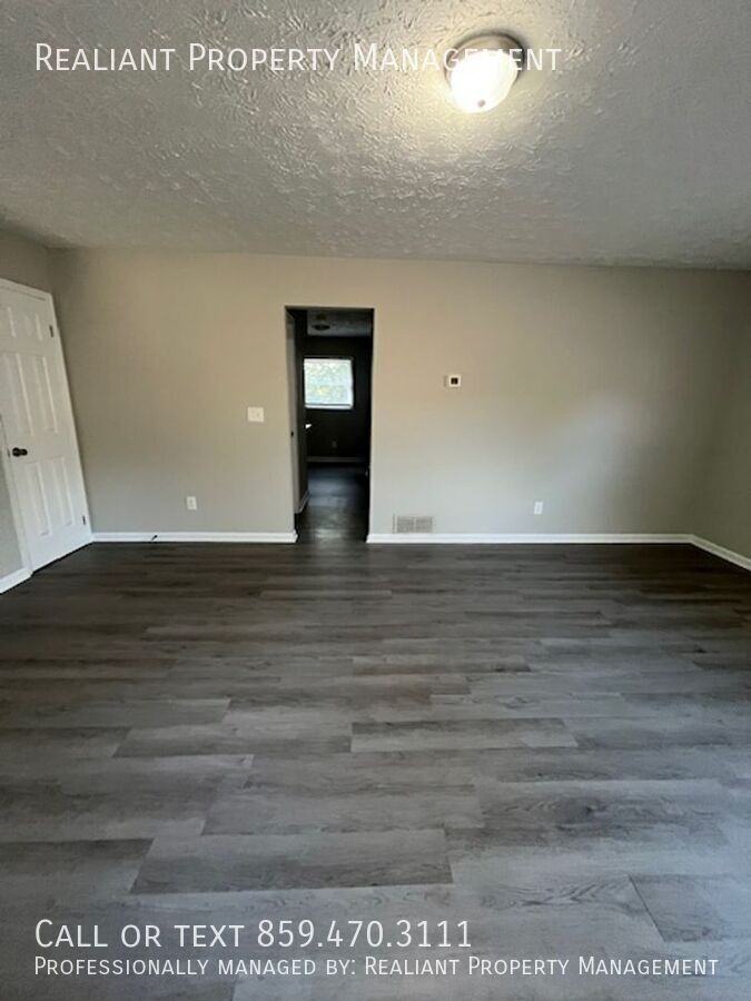 1686 Hill View Pl - Photo 4 of 16