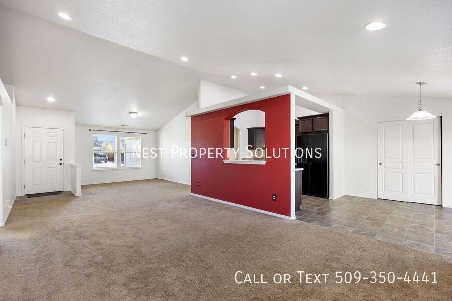 814 S Wilder St - Photo 7 of 30