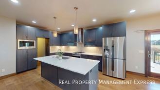 9207 W Lakeside Dr - Photo 1 of 1