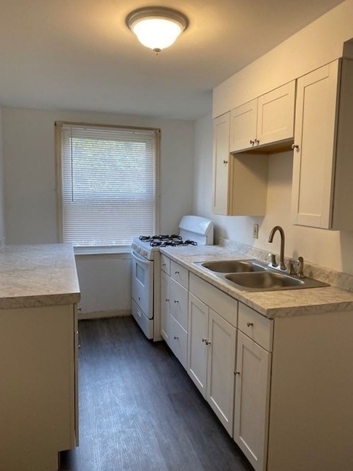 2302 Kensington St - Photo 6 of 13