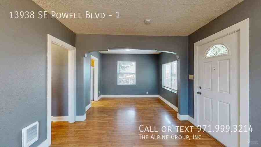 13938 Se Powell Blvd #1 - Photo 5 of 32