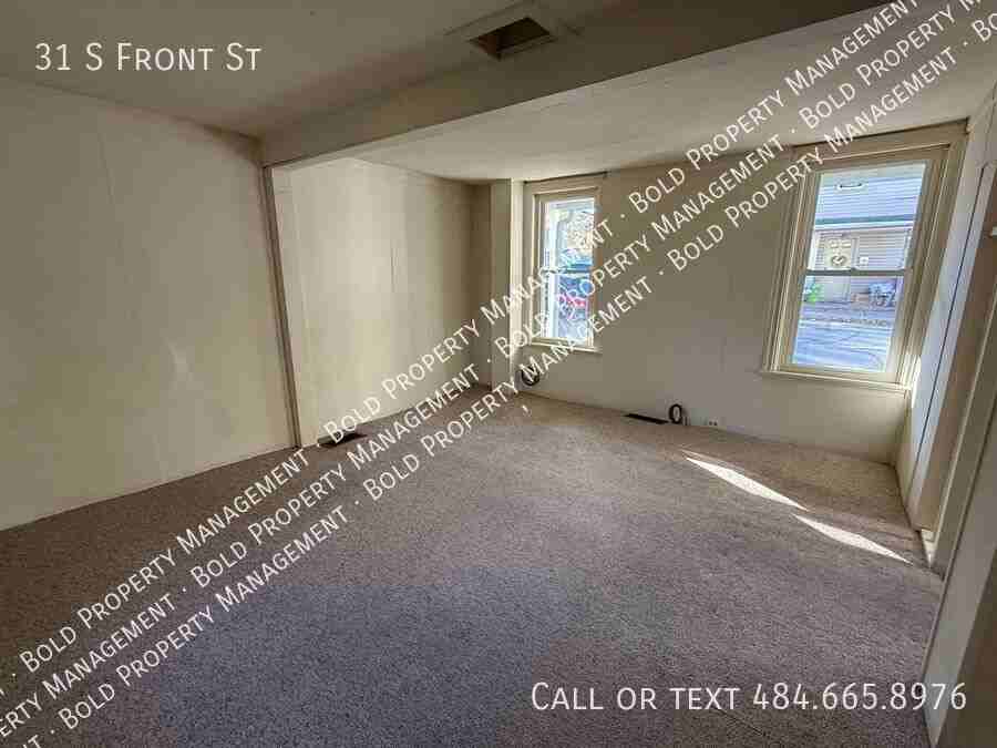 31 South Front Street - Photo 3 of 15