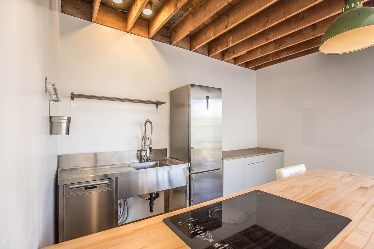 289 South Barrington Avenue - Photo 4 of 23