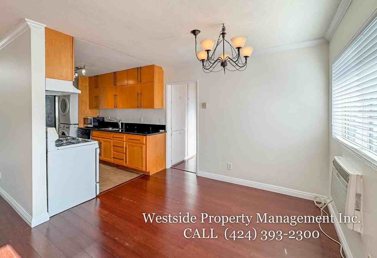 1827 S Barrington Ave #208 - Photo 6 of 21