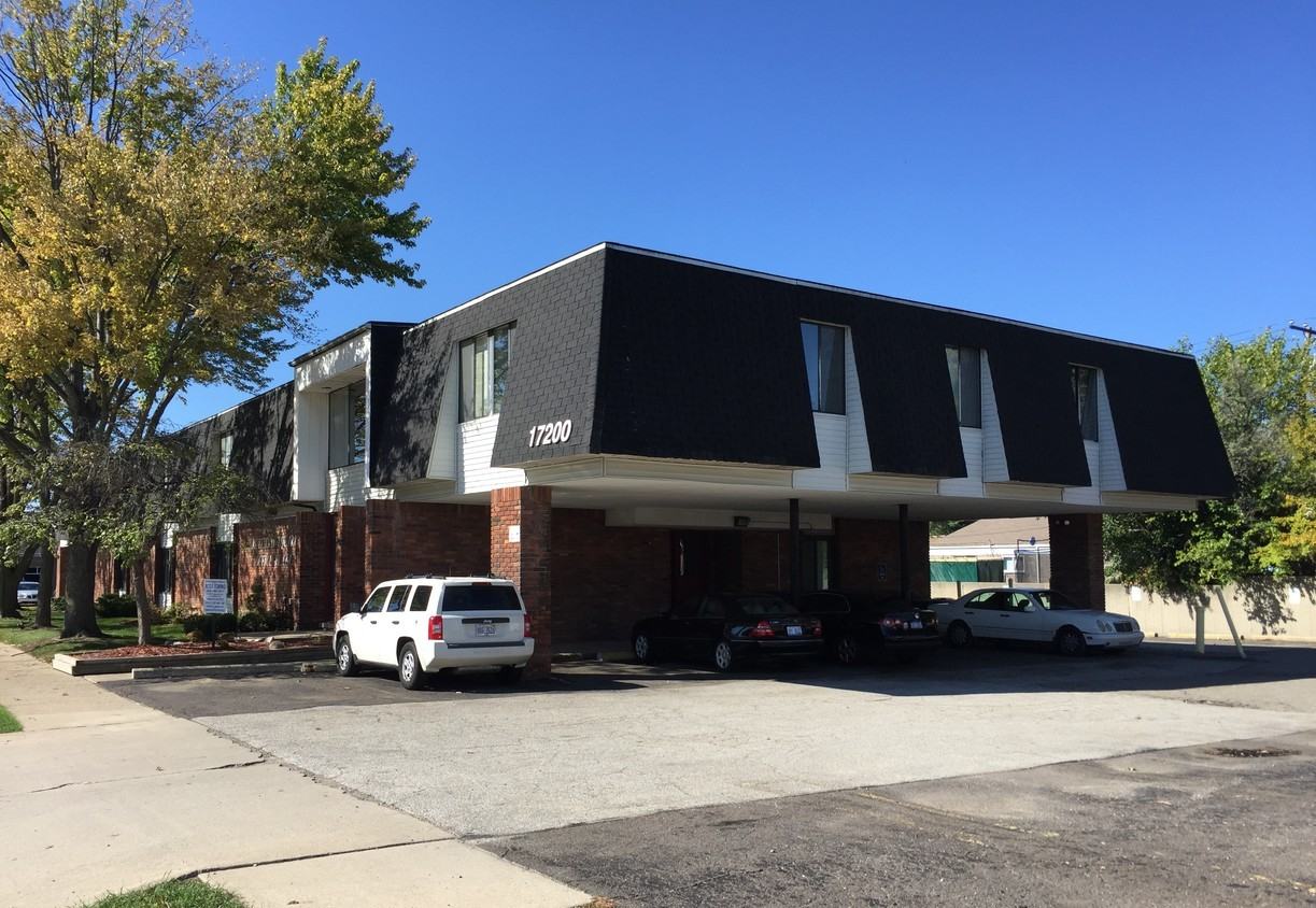 17200 W 10 Mile Rd #209 - Photo 2 of 8