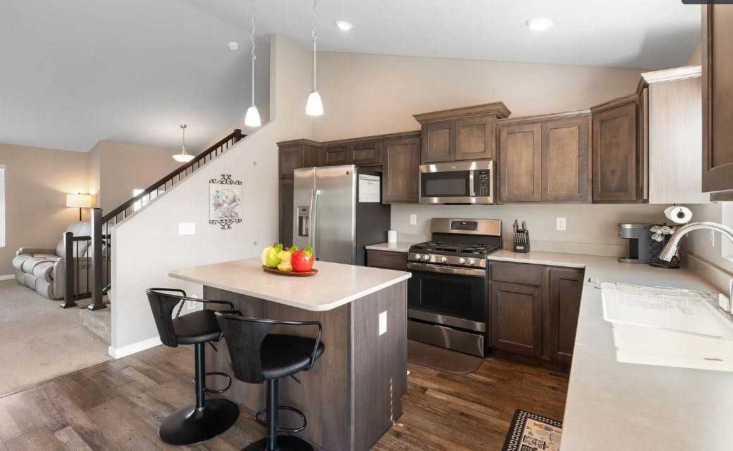 1057 Bulrush Drive - Photo 3 of 5