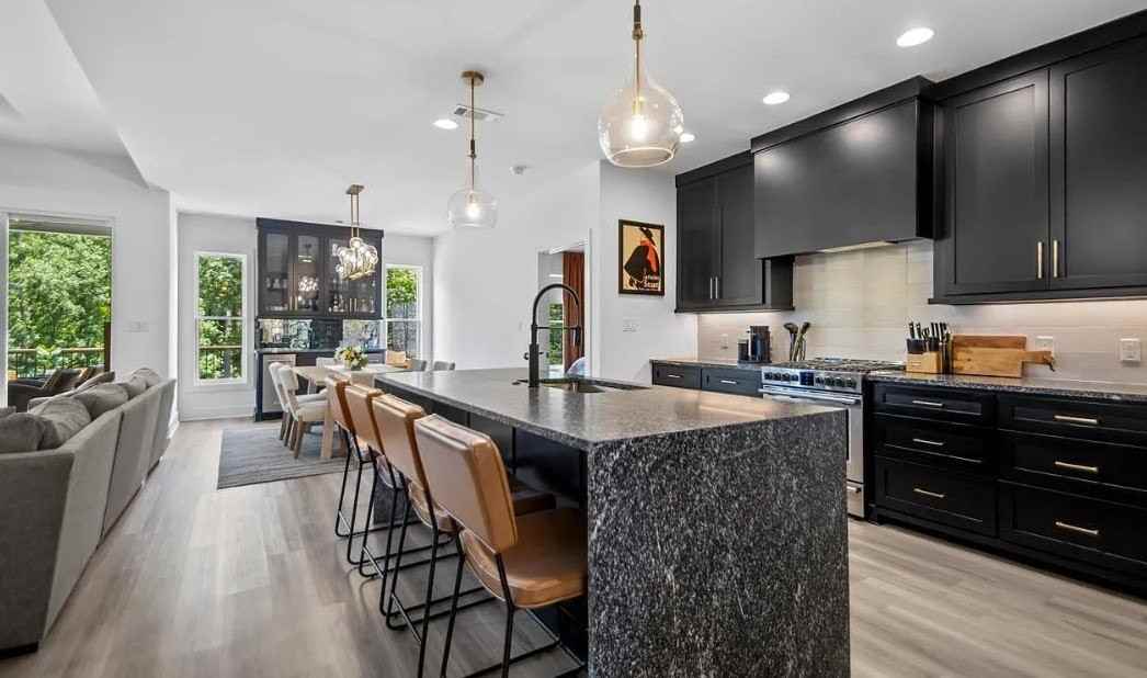 61 Saffron Circle - Photo 3 of 5