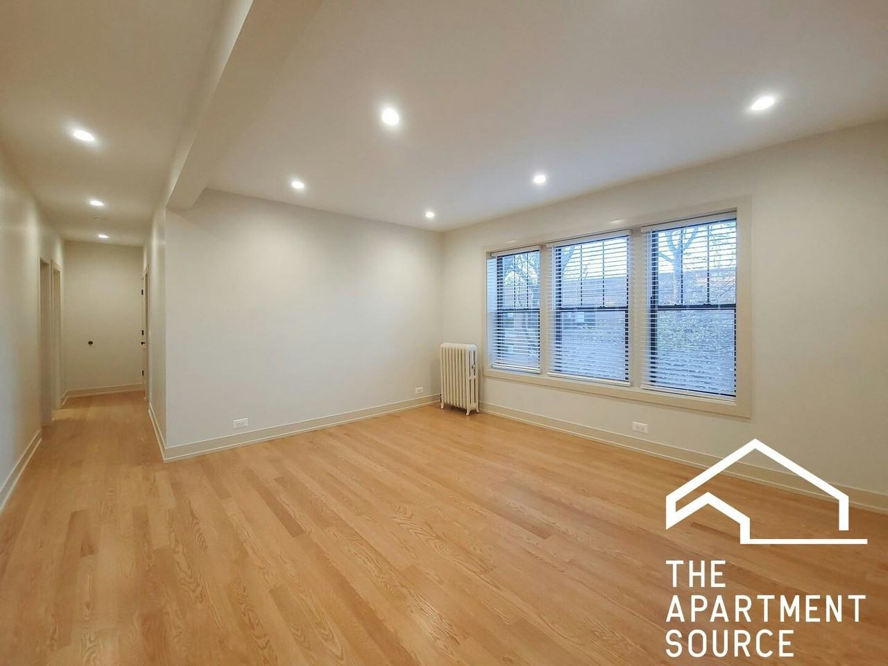 4955 North Oakley Avenue, Unit 3 - Photo 3 of 6