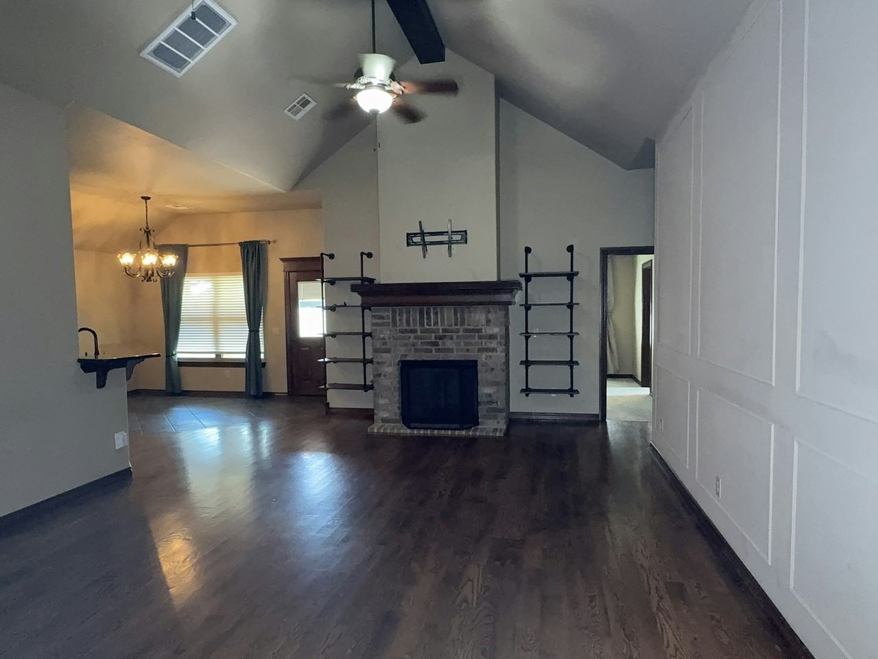18209 Bridlington Drive - Photo 2 of 15