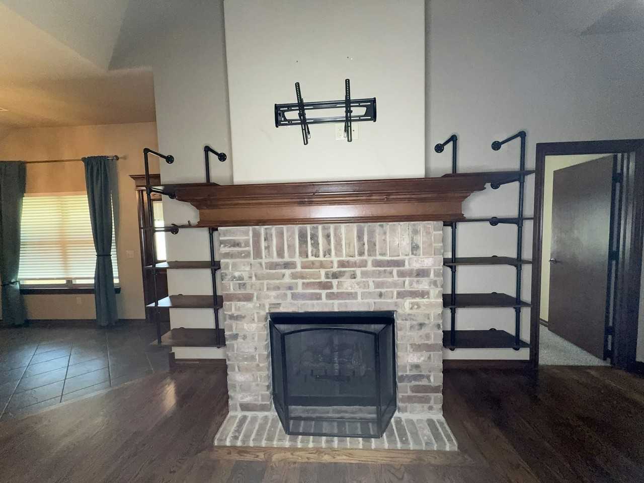 18209 Bridlington Drive - Photo 3 of 15