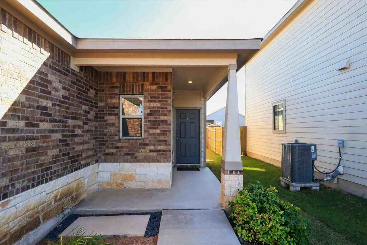 137 Miracle Drive - Photo 2 of 31