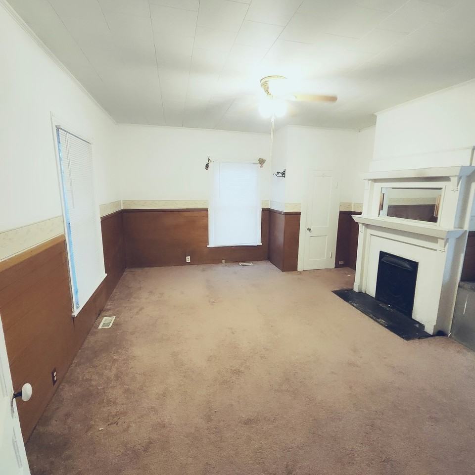 302 Dahl Street, Unit A - Photo 4 of 9