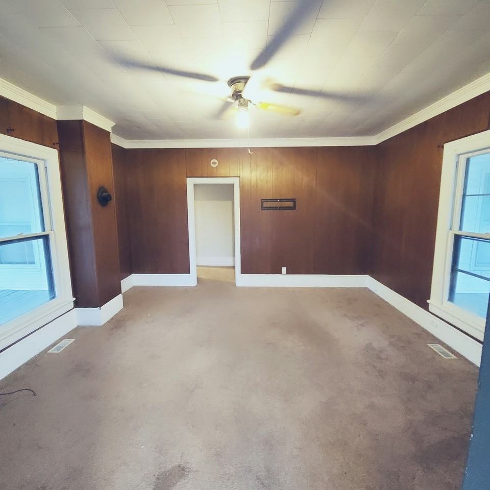 302 Dahl Street, Unit A - Photo 5 of 9