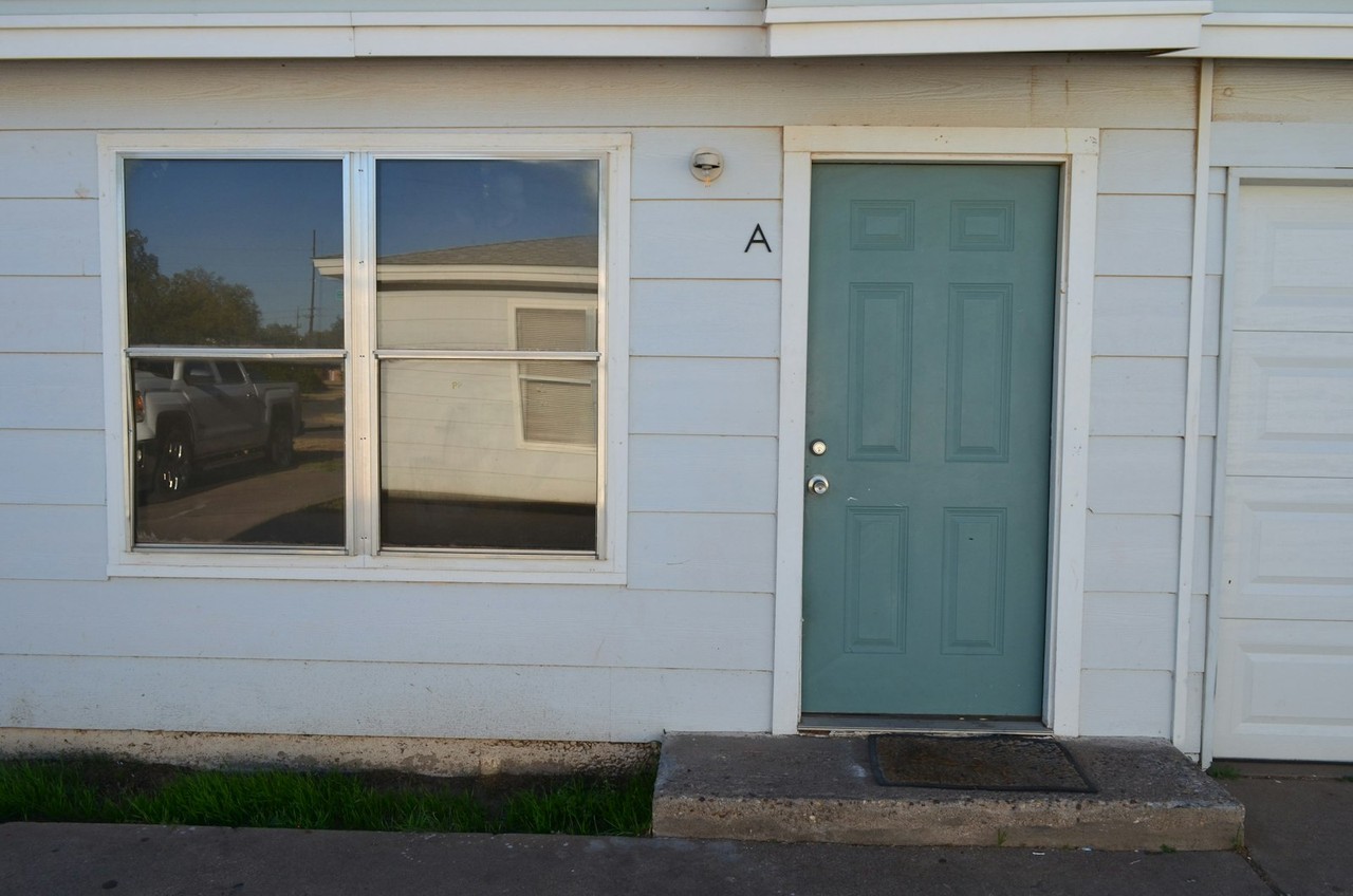 5602 Brownfield Drive, Unit C - Photo 4 of 5