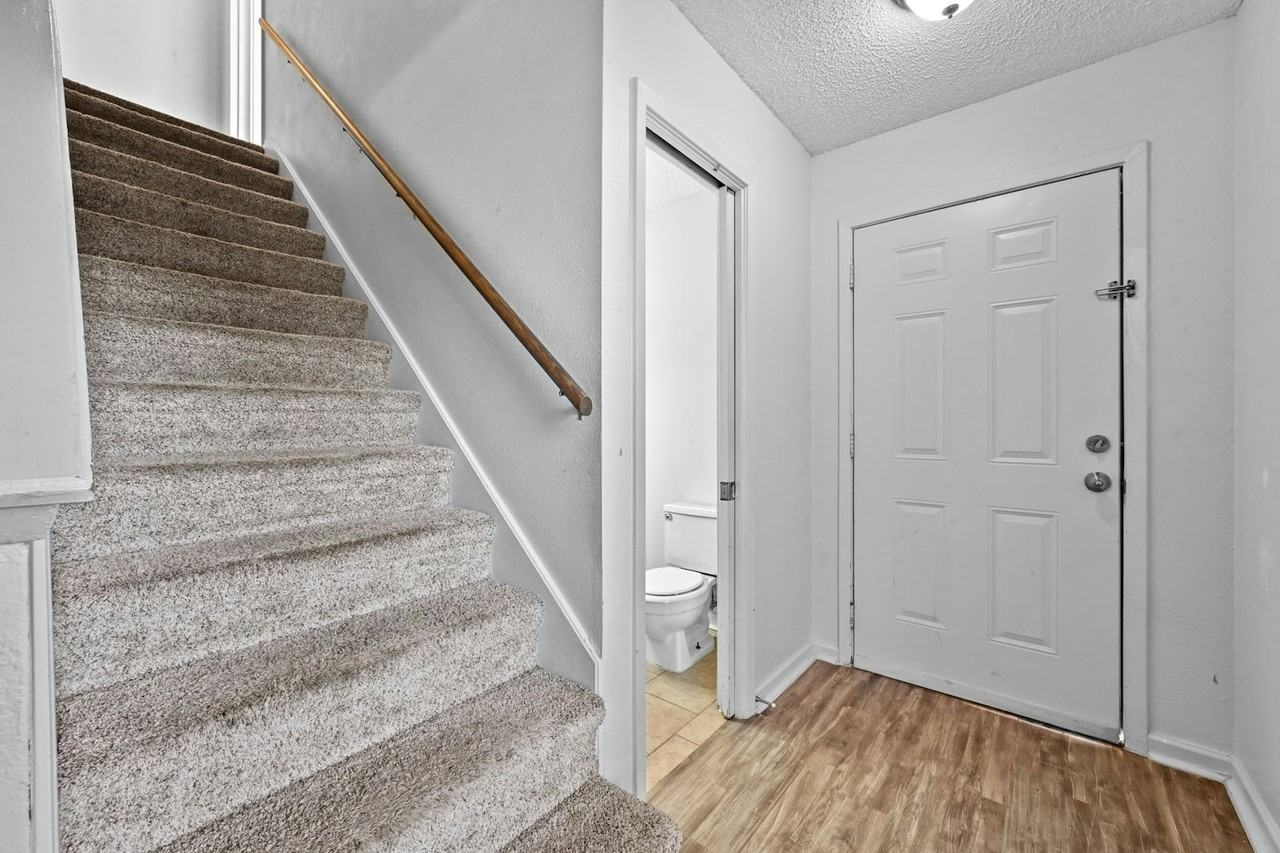 7604 Woodstone Cove, Unit A - Photo 4 of 20