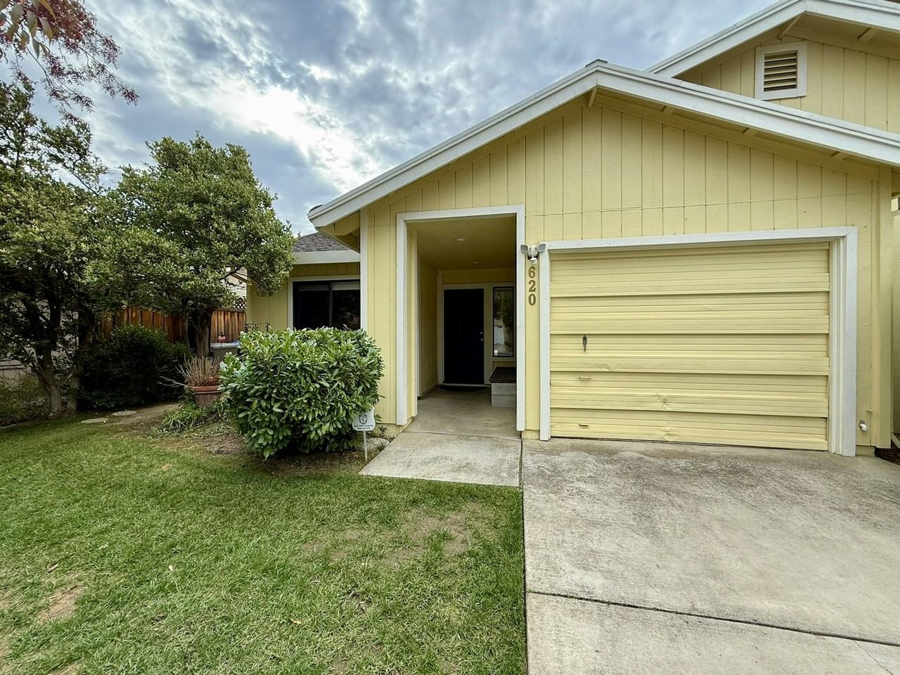 620 Oriole Avenue - Photo 2 of 15