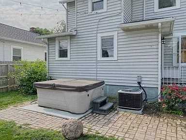 563 Broad Blvd - Photo 4 of 24