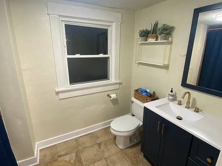 563 Broad Blvd - Photo 5 of 24