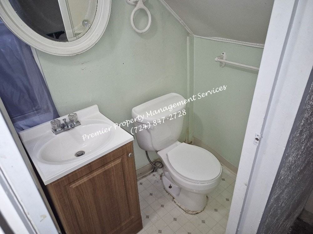 1613 4th Avenue, Unit Rear - Photo 7 of 8