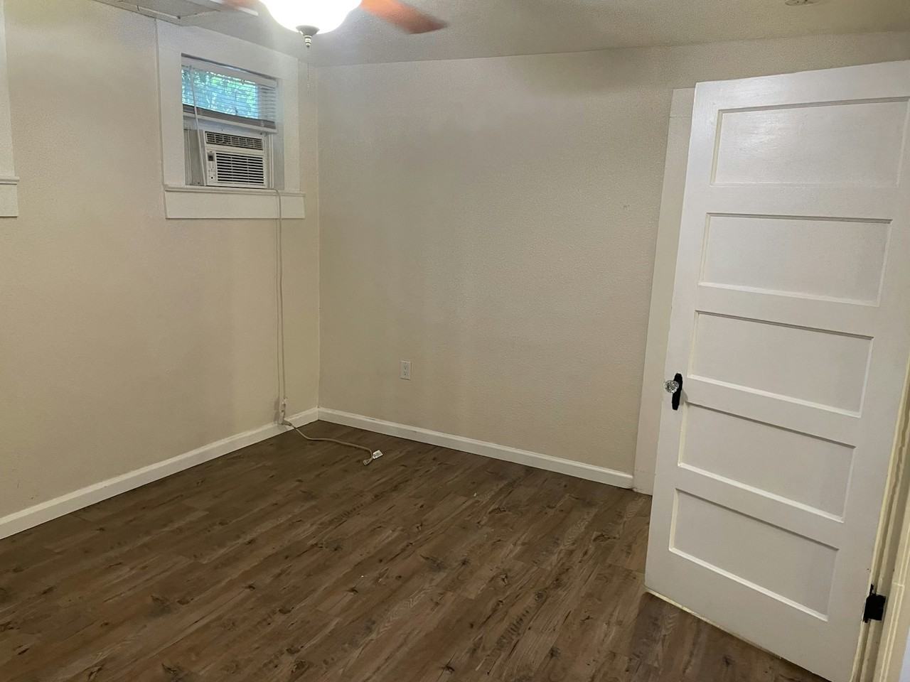 254 E 4th Ave - Photo 6 of 11