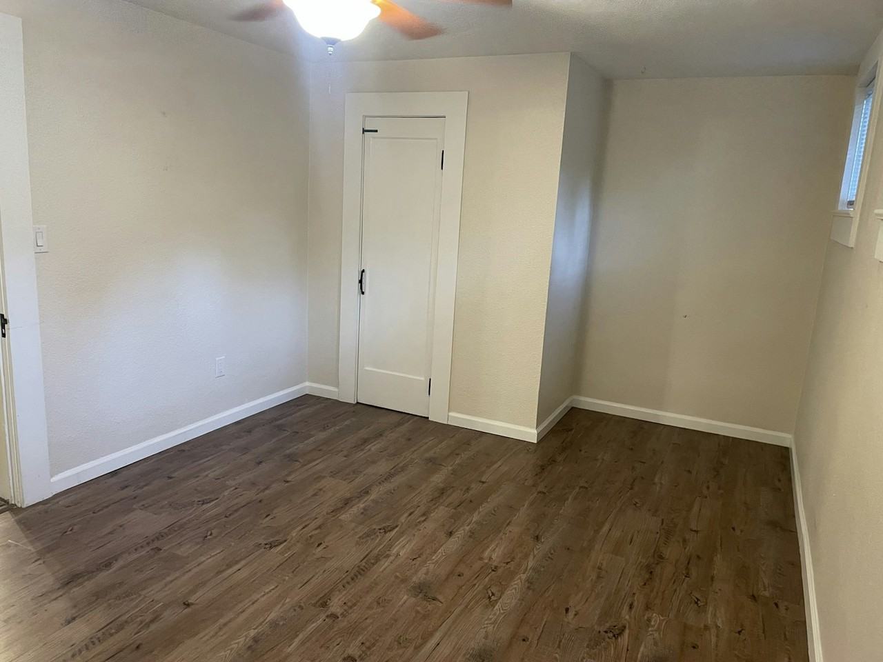 254 E 4th Ave - Photo 7 of 11